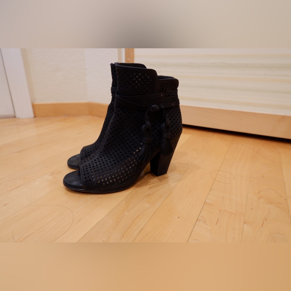Vince Camuto Kamey Booties